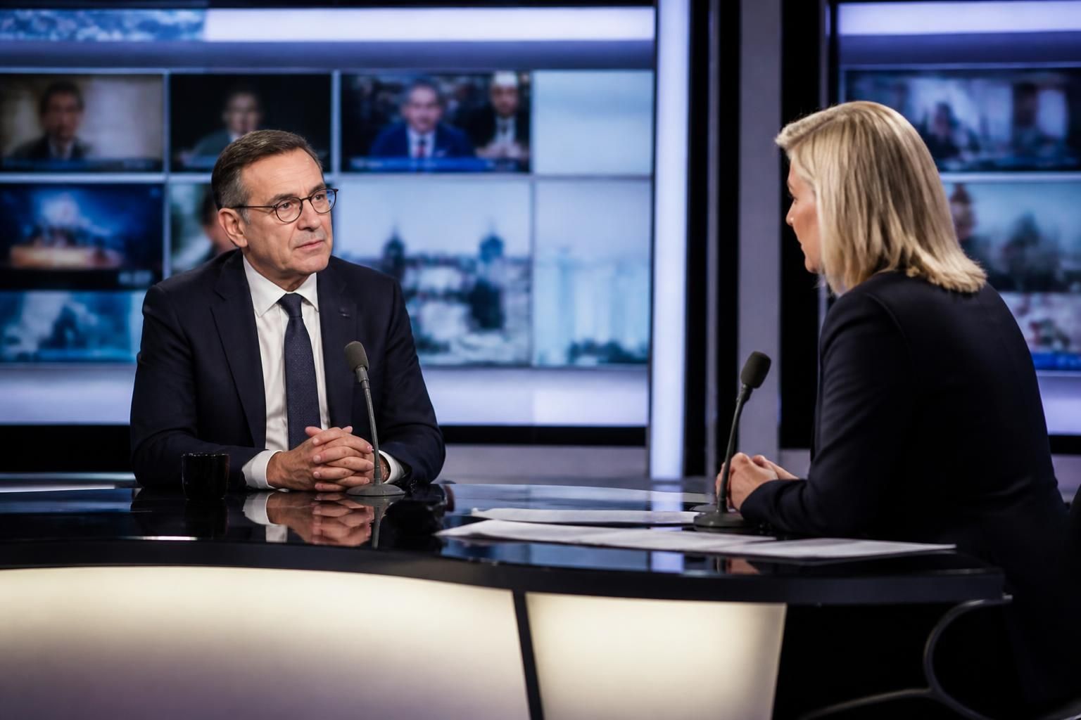 découvrez l'interview exclusive de bruno retailleau sur le plateau tv europe 1-cnews avec laurence ferrari, retransmise en dépêche afp, pour une analyse approfondie de l'actualité politique.