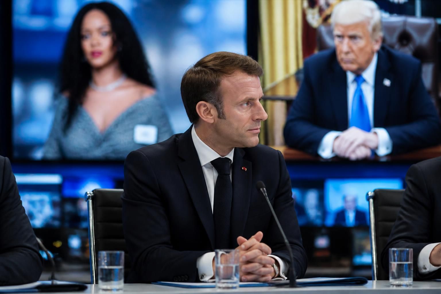 découvrez les moments forts du journal de 13 heures de macron sur tf1, couvrant le g7, trump et l'affaire rihanna.