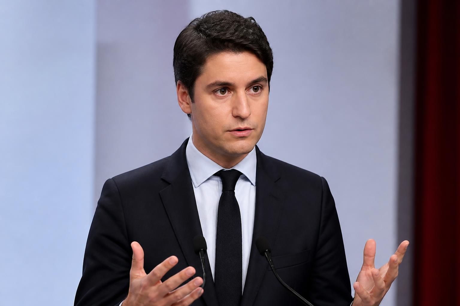 gabriel attal réagit à la notion de « nouvelle france » dans un communiqué et des propos recueillis par lcp, offrant un éclairage sur cette idée et ses implications politiques.