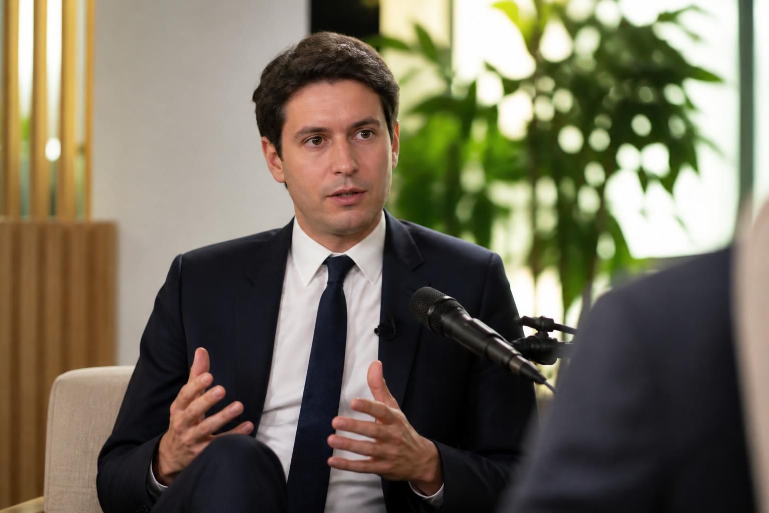gabriel attal s'exprime en exclusivité au parisien lors des rencontres économiques d'aix-en-provence, une interview analysée par public sénat et à suivre sur x.