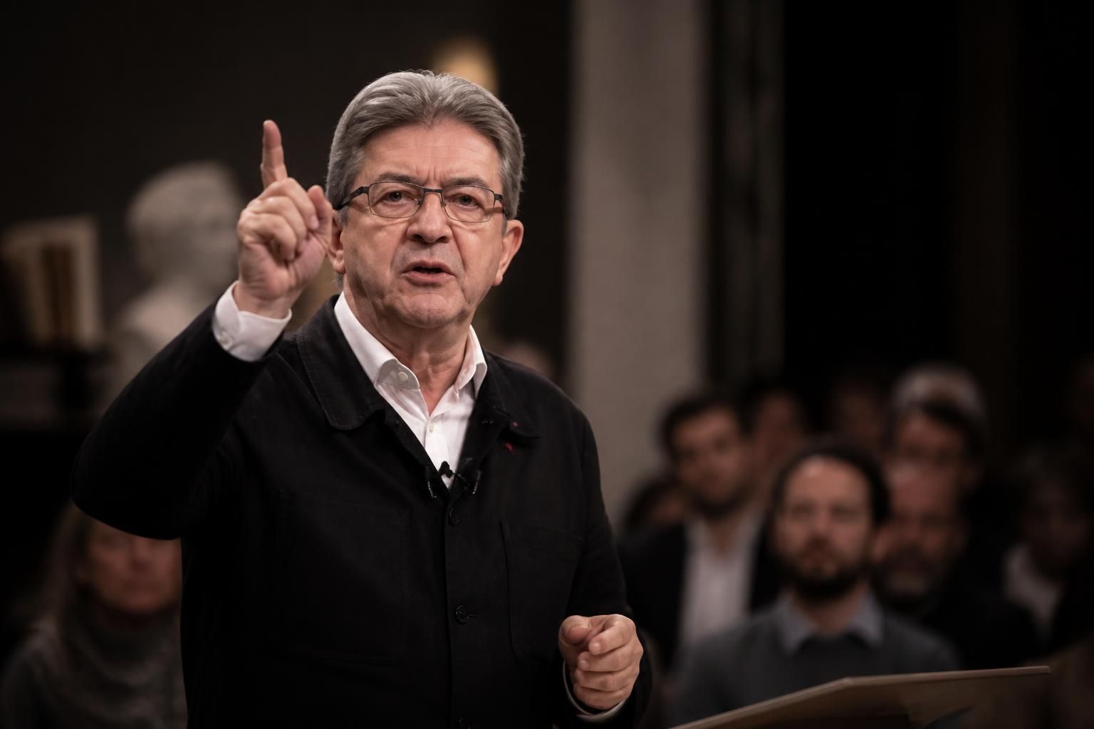 découvrez l'intervention doctrinale marquante de jean-luc mélenchon au colloque de l'institut la boétie, relayée par 6medias via orange et confirmée par le parisien.