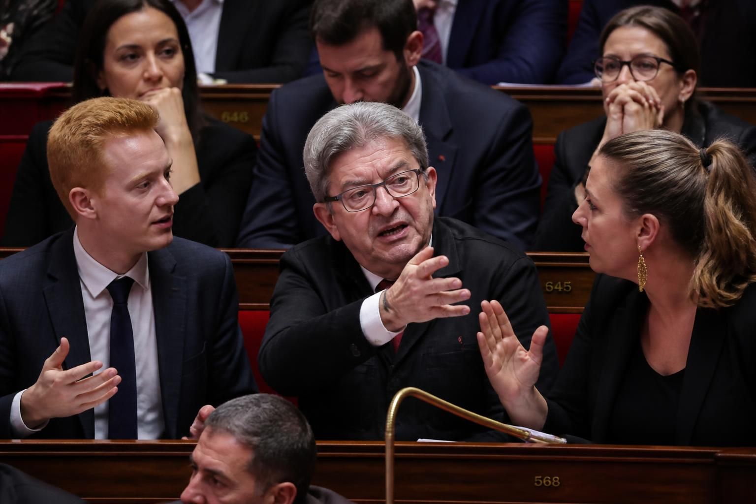 jean-luc mélenchon anime une séance dynamique des questions au gouvernement à l'assemblée nationale, marquée par un échange vif entre le ministre lecornu et la députée panot (lfi), rapporté par la dépêche afp via orange.