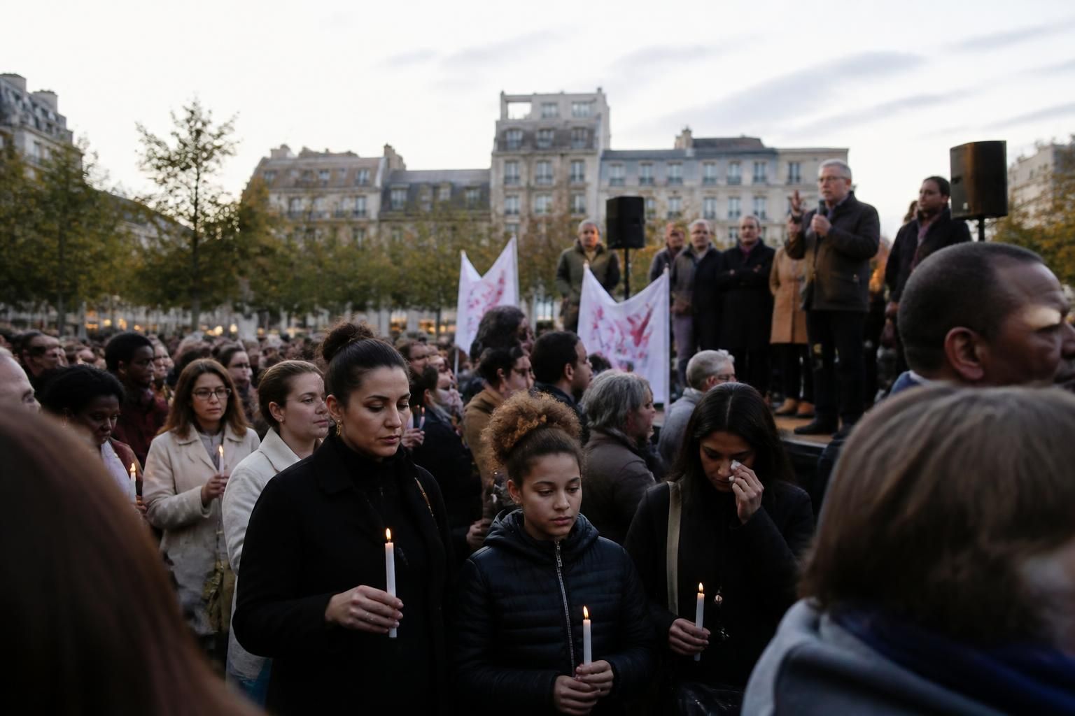 découvrez les temps forts du week-end avec la marche blanche pour lyhanna, l'adoption du texte du congrès du pcf et le meeting de mélenchon à saint-denis.