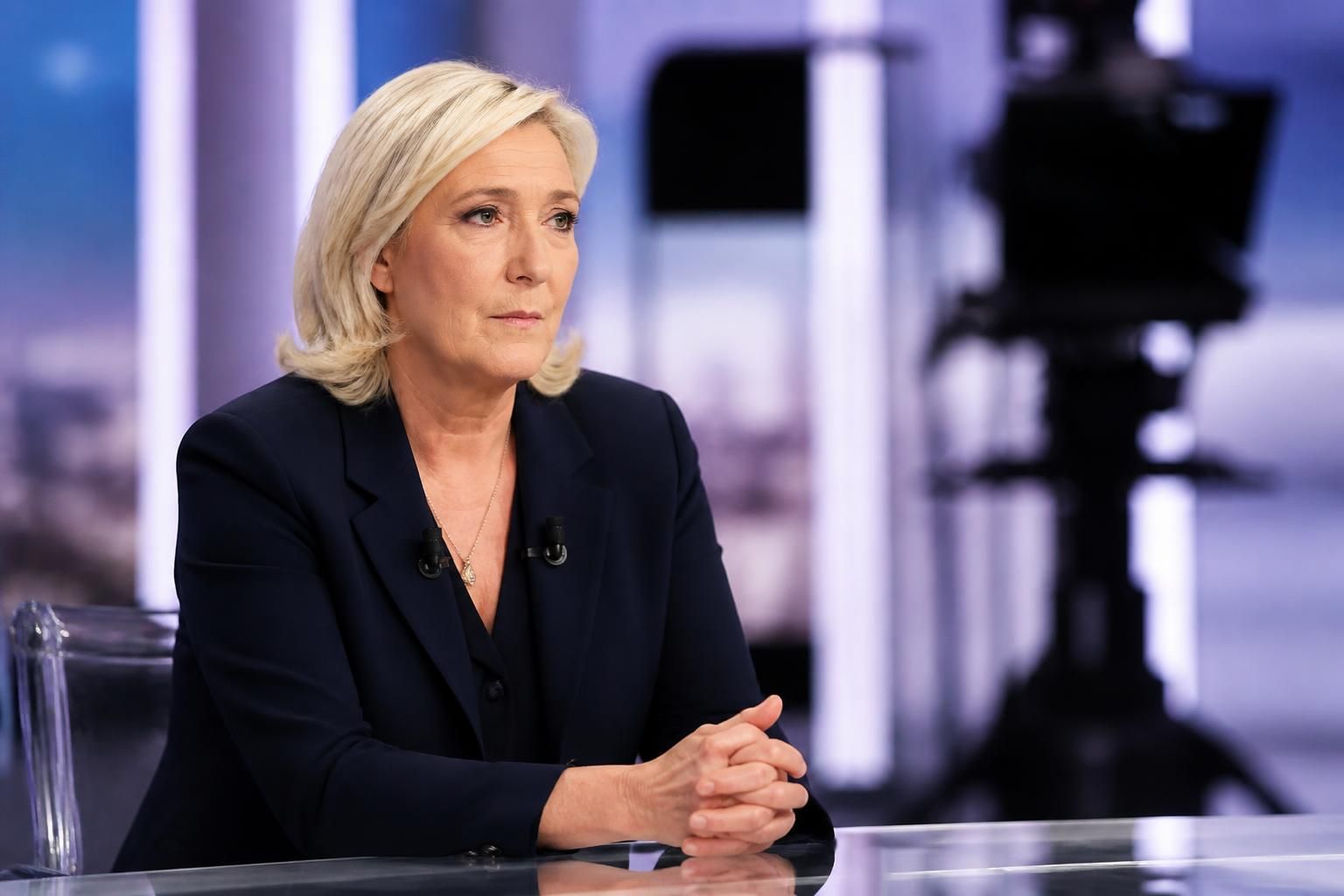 marine le pen présente ses positions clés lors du grand entretien diffusé sur lci, avec une couverture exclusive en dépêche afp.