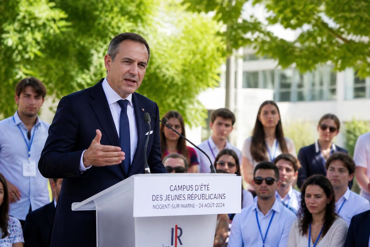 découvrez le discours inaugural de bruno retailleau lors du campus d'été des jeunes républicains à nogent-sur-marne, une intervention marquante sur les enjeux politiques actuels.
