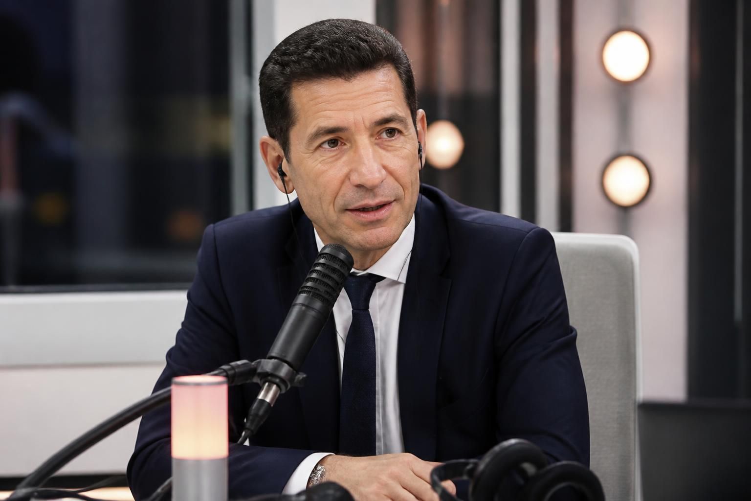 découvrez l'interview exclusive de david lisnard dans l'édition de 8h30 de franceinfo, avec un compte rendu détaillé de nouvelle énergie.