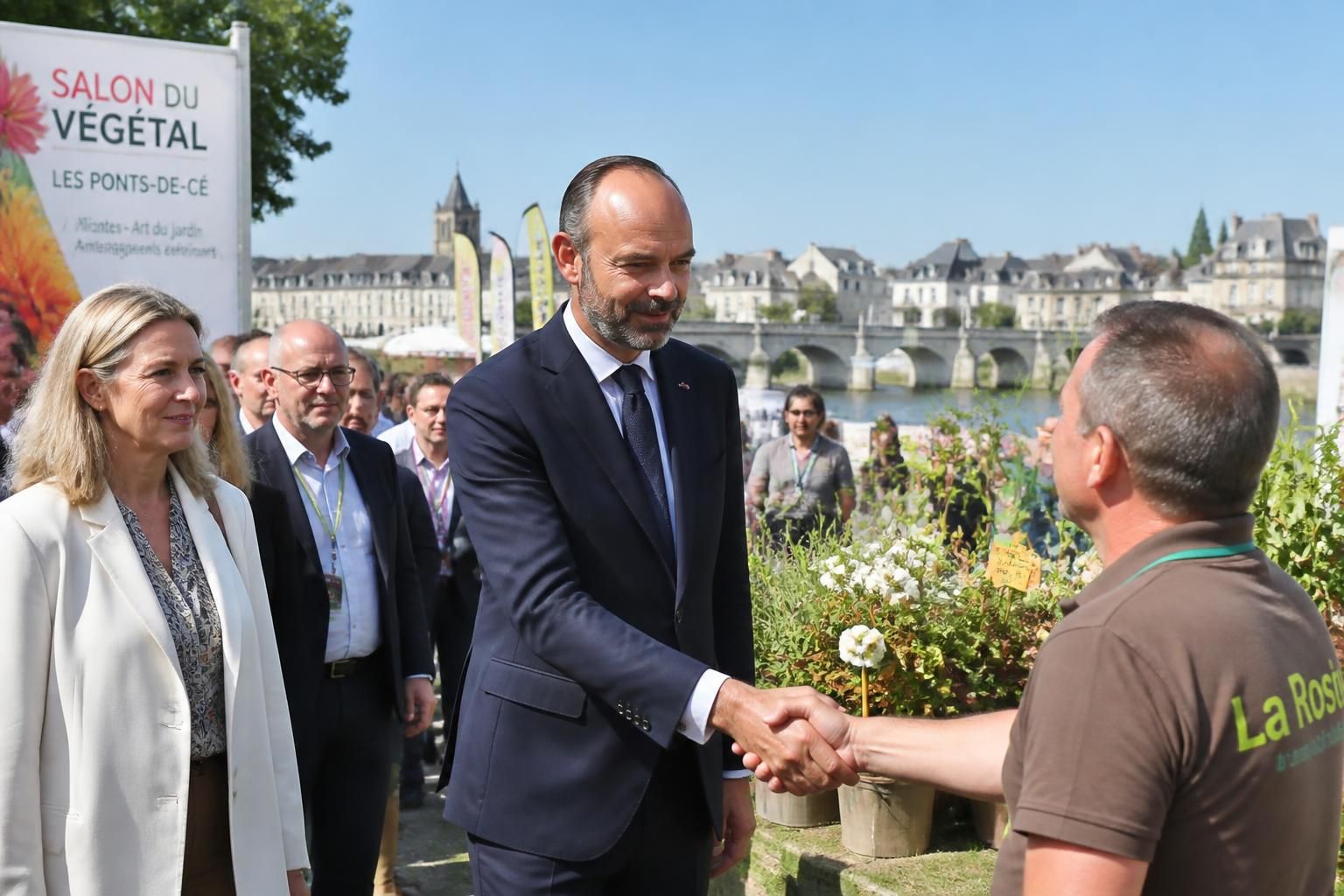 Ădouard Philippe en visite officielle aux Ponts-de-CĂ© et au Salon du VĂ©gĂ©tal en Maine-et-Loire dĂ©couvrez la visite officielle d'Ă©douard philippe aux ponts-de-cĂ© et sa participation au salon du vĂ©gĂ©tal en maine-et-loire, un Ă©vĂ©nement clĂ© pour l'agriculture et l'innovation vĂ©gĂ©tale.
