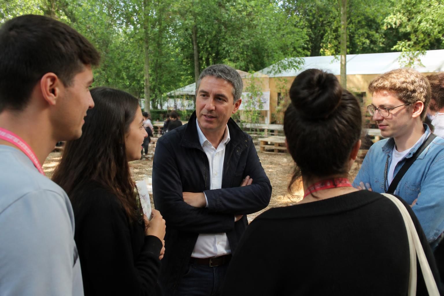 découvrez la rencontre inspirante avec françois ruffin à l'arboré sens, organisée lors du campus du parti socialiste à blois, un moment riche en échanges et en réflexions politiques.