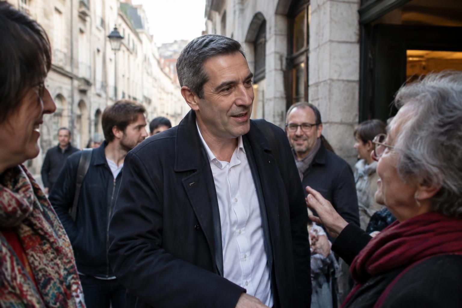 François Ruffin en déplacement à Besançon pour une réunion publique au 49 Grande Rue françois ruffin se rend à besançon pour une réunion publique au 49 grande rue. retrouvez les détails de cette rencontre.
