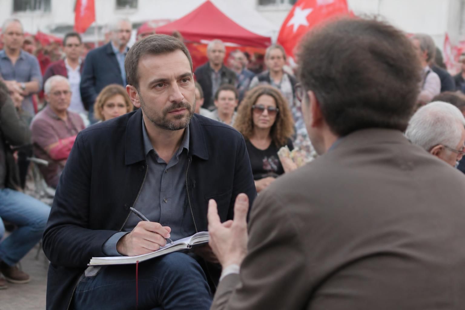 découvrez l’avenir de l’antifascisme à travers un entretien exclusif avec raphaël arnault lors de la fête de l’humanité, où les enjeux et perspectives sont au cœur du débat.