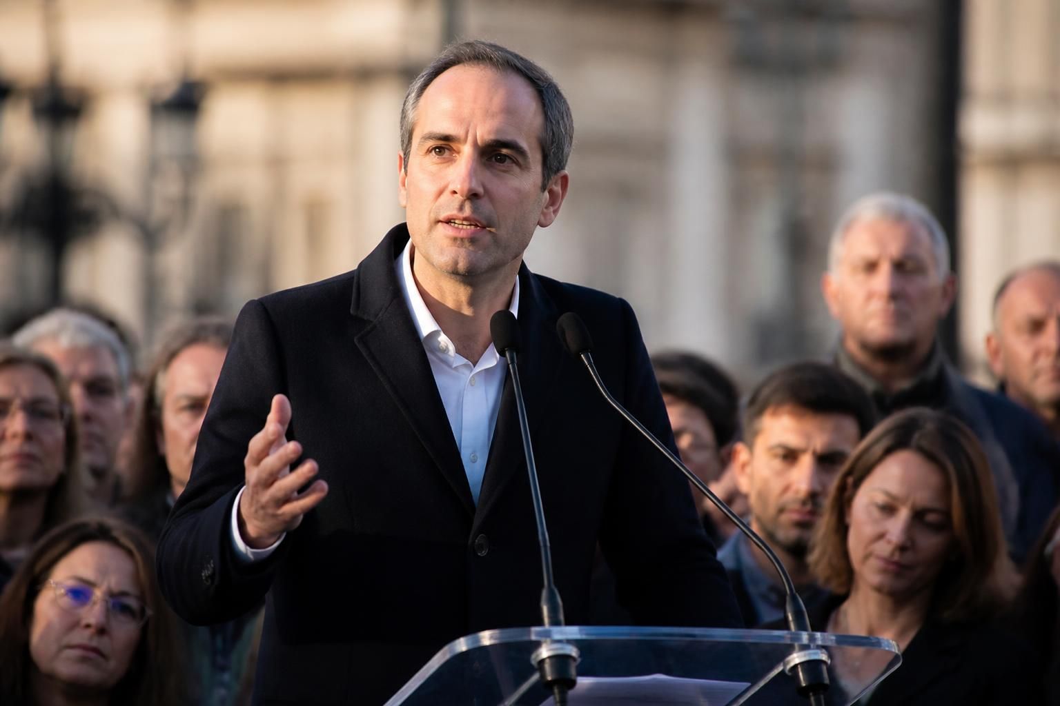 découvrez la prise de position publique marquante de raphaël glucksmann sur un sujet crucial, offrant un éclairage engagé et pertinent.