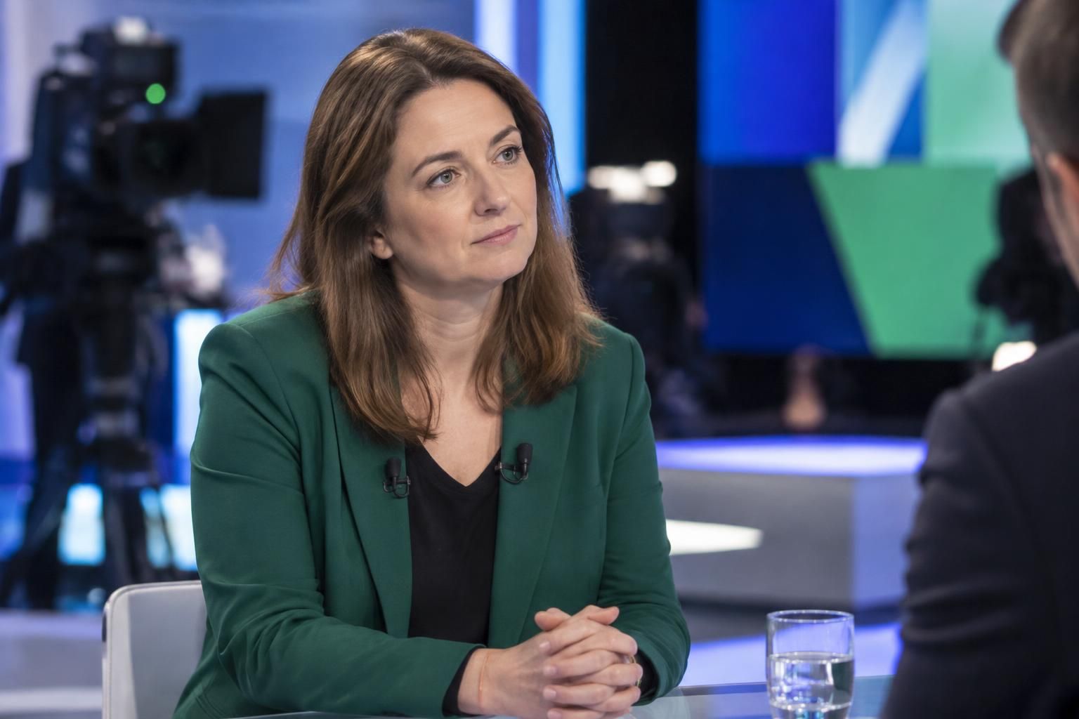 marine tondelier intervient sur le plateau de tf1 lors de la soirée du second tour des élections municipales.