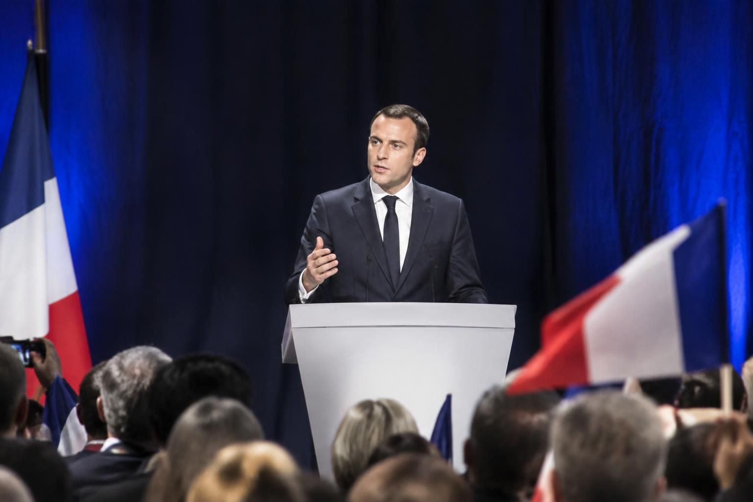 jordan bardella tient un meeting de campagne à nîmes, dans le gard, et rencontre ses soutiens à l’approche de l’échéance électorale.